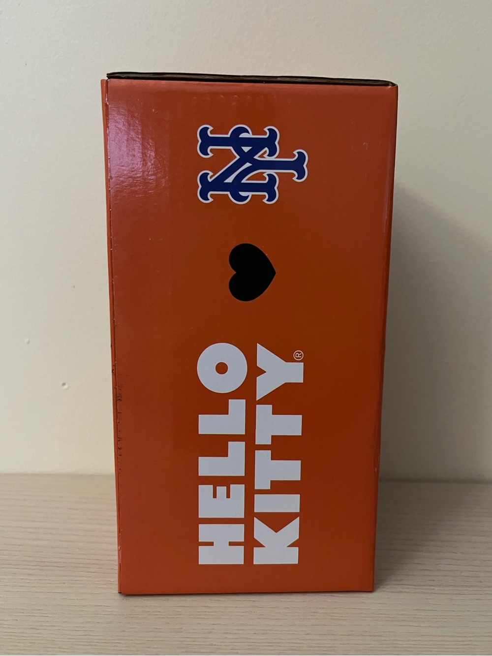 Hello Kitty Mets Bobblehead - Picture 2 of 5